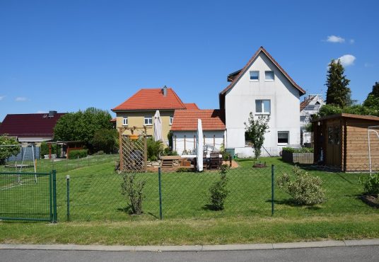 Häuser mit Grundstück